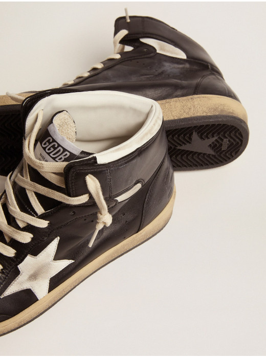 Sky-Star in black nappa leather with white leather star