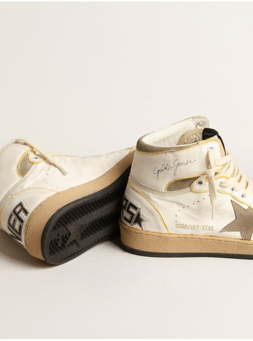 Men’s Sky-Star in white nappa leather with dove-gray suede star