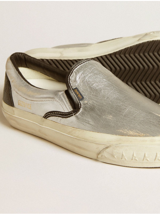 Men's VCE Penstar in metallic silver leather with black leather heel tab