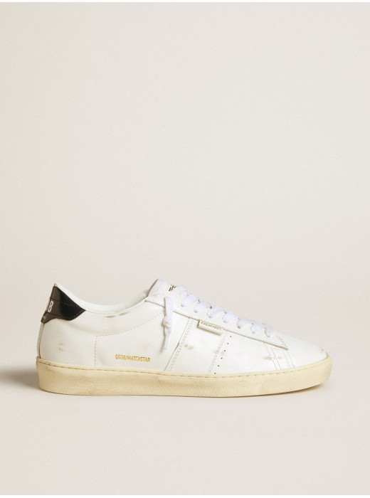 Matchstar in white leather with dark blue leather heel tab