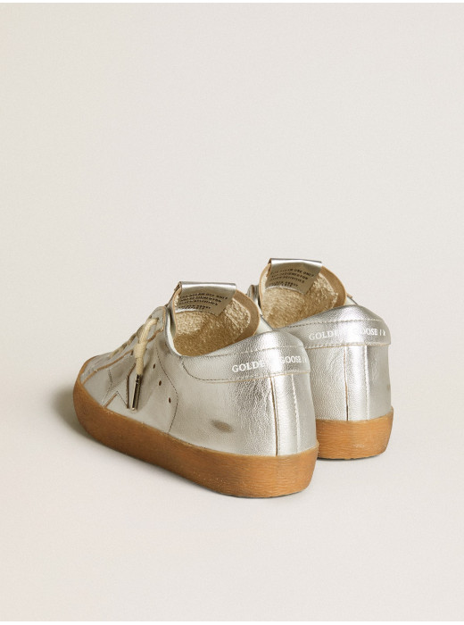 Super-Star in silver metallic leather with leather star and heel tab