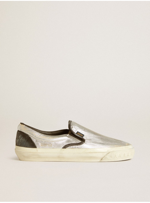 Women's VCE Penstar in metallic silver leather with black leather heel tab