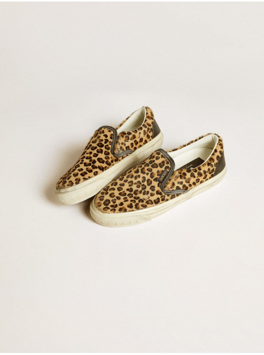 Women's VCE Penstar in leopard-print pony skin with black leather heel tab