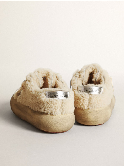 Women’s Space-Star shoes in beige shearling with white leather star and metallic leather heel tab