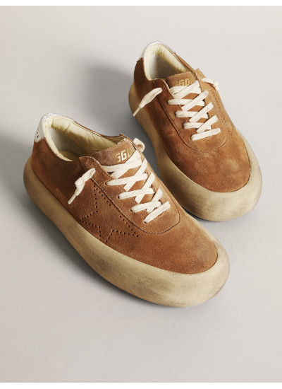 Women's Space-Star in tobacco-colored suede with perforated star