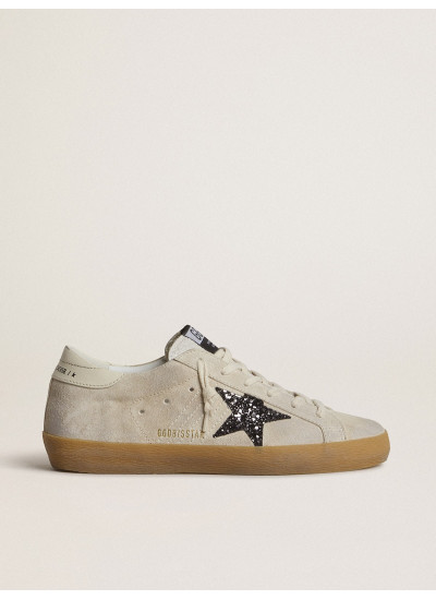 Super-Star in ice-gray suede with silver glitter star and leather heel tab