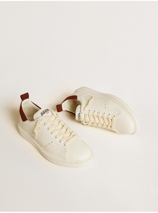 Starter in white leather with burgundy nubuck heel tab